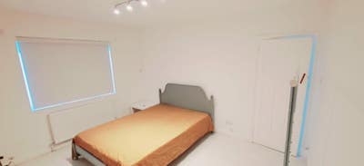 Double  large  room new refurbished house  Main Photo
