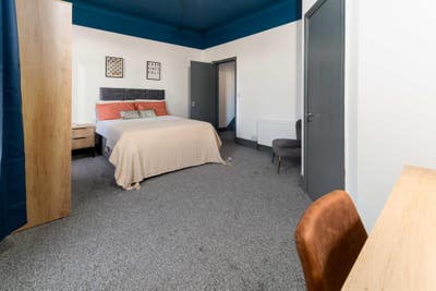 Huge En-suite Room | Bills Inc | Close to Town Main Photo