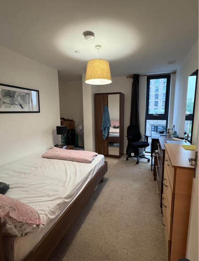 Bright Double Room with Private Bath in 2BHK Main Photo