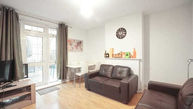 Canary  rooms,Whole flat bills incl,garden,cleaner Main Photo