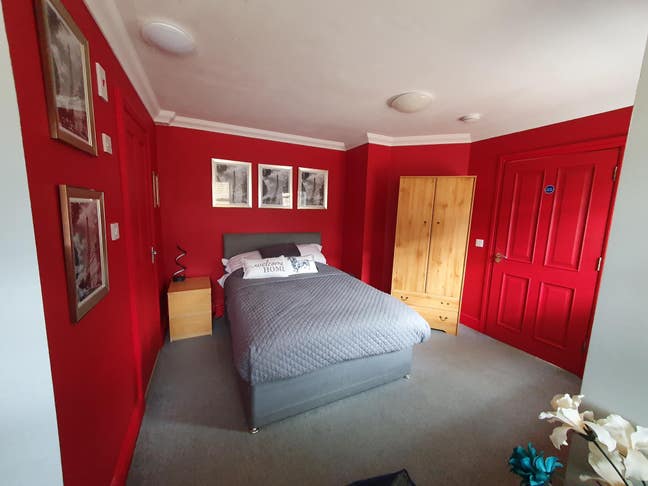 Modern luxury ensuite close to city centre Main Photo