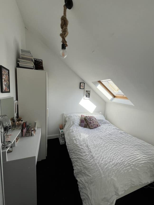 Room Available in Friendly 3-Bed Flat in Brixton!  Main Photo