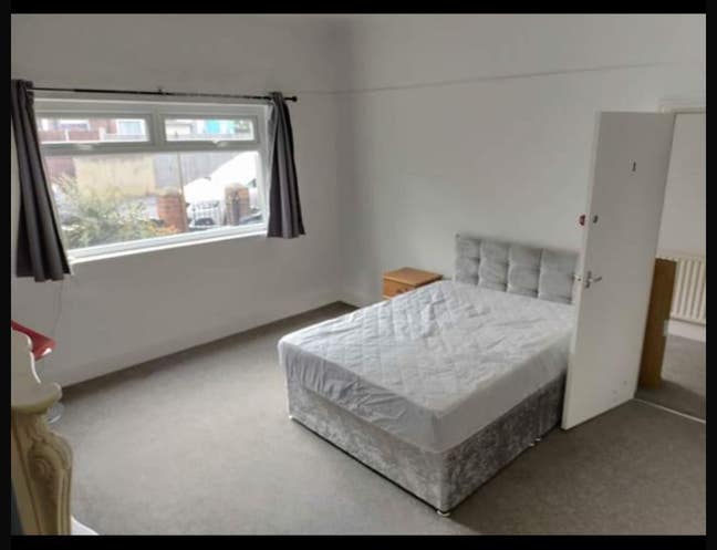 Large Double bedroom in modern house Main Photo