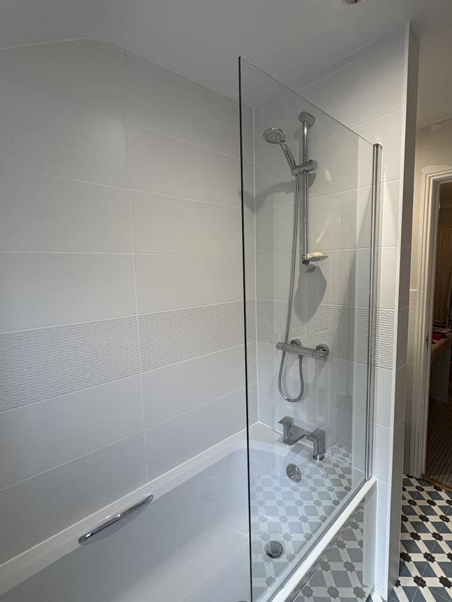 A double room with a newly refurbished bathroom. Main Photo