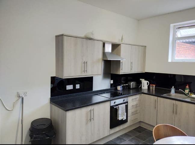Double room in shared house Halton Main Photo