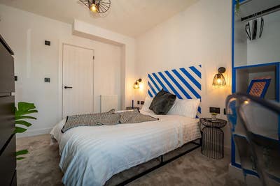 1St Month Rent Free Brand New Ensuite Rooms  Main Photo
