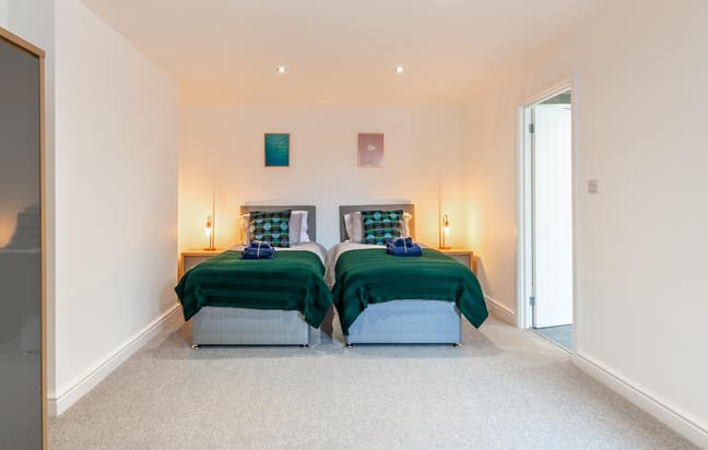 Striking Central 1 Bedroom Apartment in PE1  Main Photo