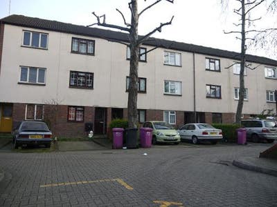 Aldgate East, E1, Excellent 4 Bedroom Town House Main Photo