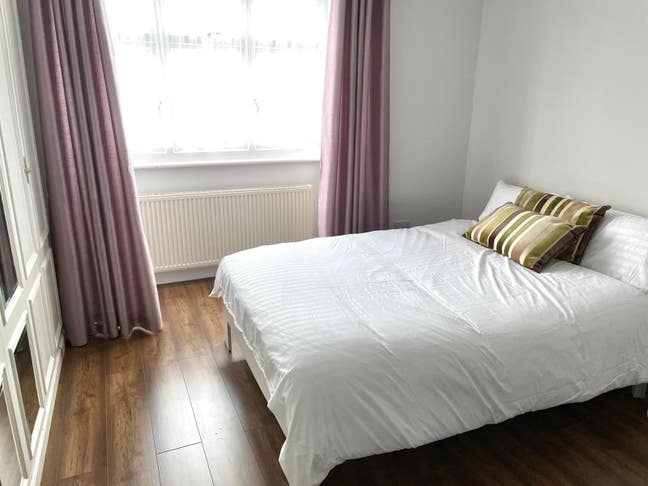 House share near Slough Train Station Main Photo