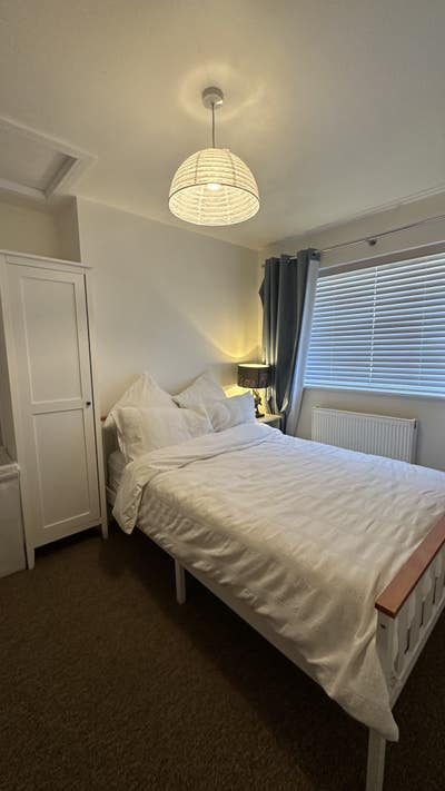 Short term double room available - fully furnished Main Photo
