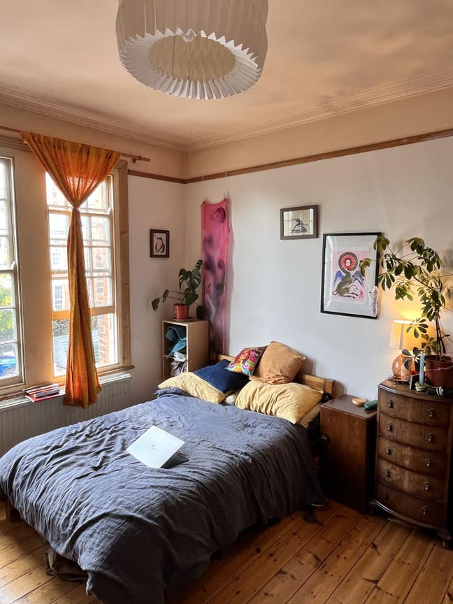 Spacious Bright Queer Stoke Newington Room Main Photo