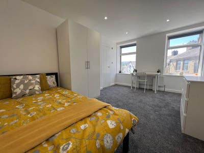 Brand New Double Ensuite Rooms inc Bills Main Photo