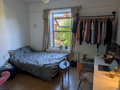Gorgeous and huge room in Levenshulme house Main Photo