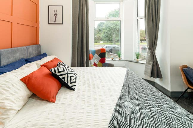 15 Mins To Manchester | Bills Inc | En-suite Room! Main Photo