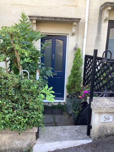 Short End of Summer Let. Bath Central. Main Photo