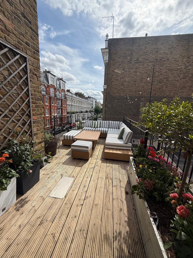 Double room in Chelsea huge terrace flat Main Photo