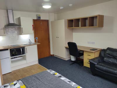 City-Centre Studio Apartment (Student)  Main Photo