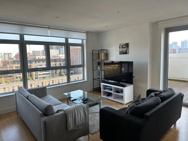 Spacious En Suite | Available ASAP Main Photo