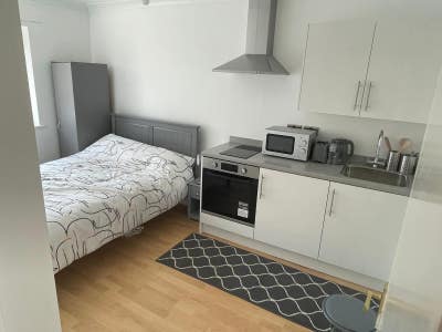Single bedroom kitchenette for rent  Main Photo