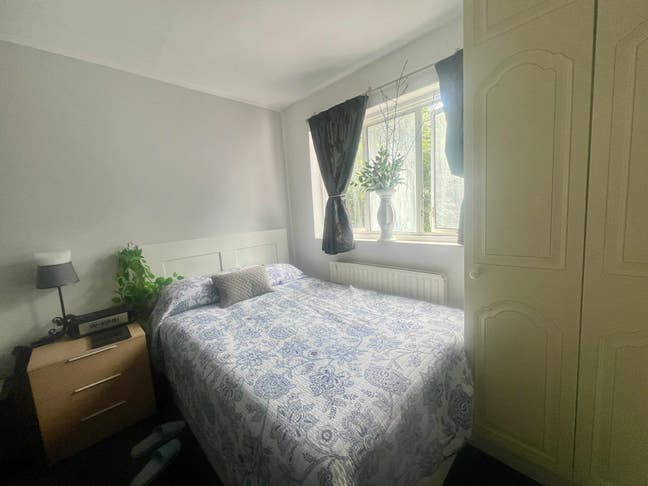 Bright Double En-Suite Room – NW11 Golders Green | Main Photo