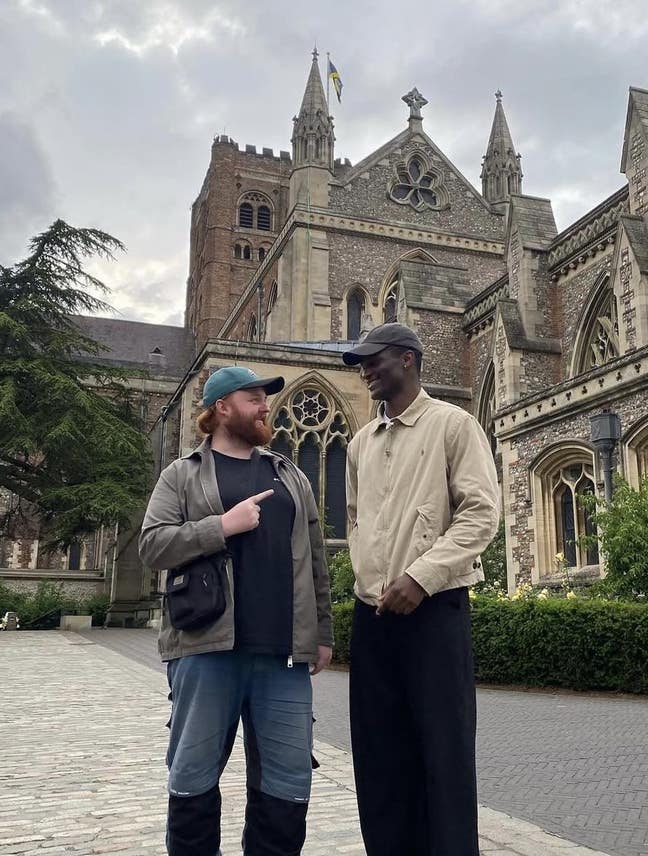 Looking for a double bedroom Main Photo