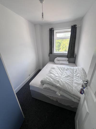 Small bedroom -  Very clean house  Main Photo