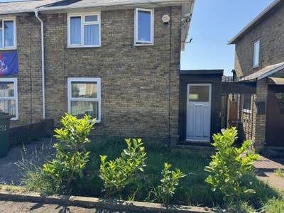 Lovely Single Room near St Helier Hospital & Train Main Photo