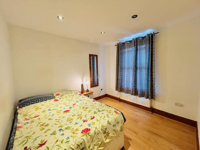 Double Room Available in Walthamstow  Main Photo