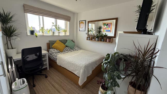 Location, Location, Location - £1100 inc BILLS  Main Photo