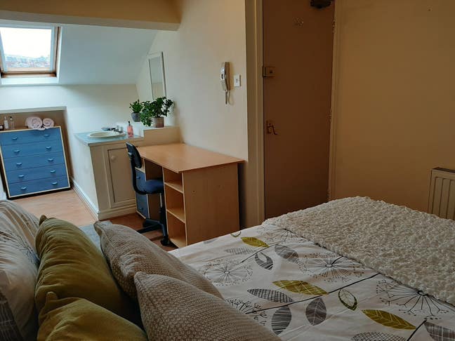 High Quality Student House Share Main Photo