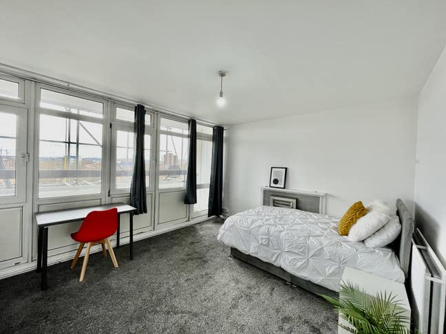 3 Rooms with Amazing Views near London Bridge Main Photo