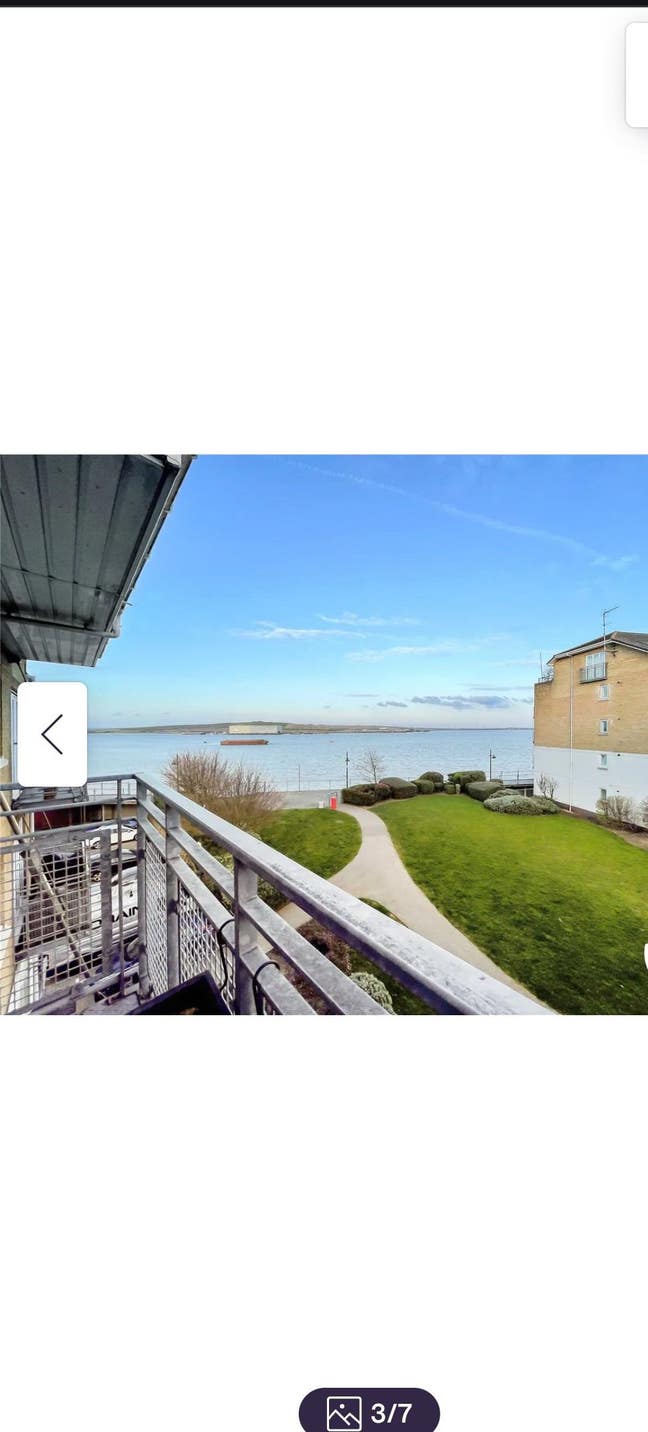 2 bed 1 bath flat on 4th floor (no lift) Erith Main Photo