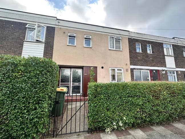 3-Bedroom House | E15  | £2,250 PCM Main Photo