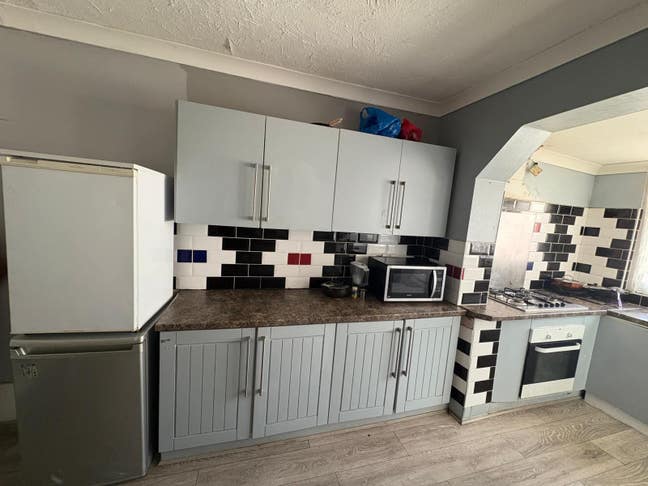 2 Sharing Room at East Ham Main Photo