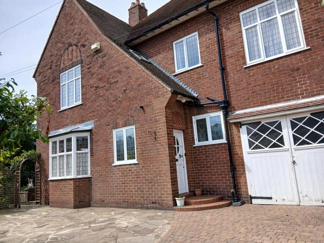 Spacious House Main Photo
