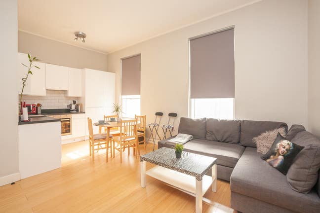 Modern 1 bedroom flat - Kilburn Main Photo
