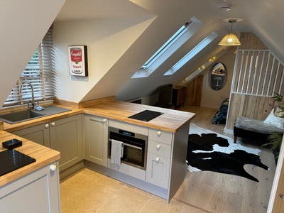 A beautiful 1 bed studio Flat (New) Main Photo