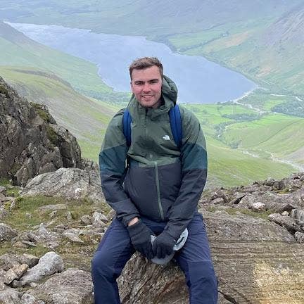 Mature Healthcare Student Seeking Similar Housemat Main Photo