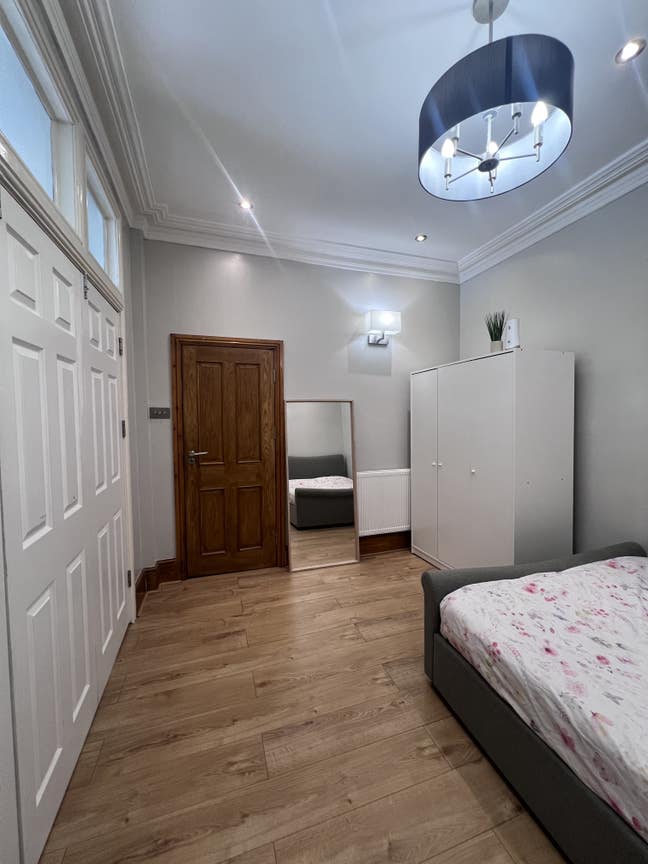 Spacious Double Room -  All Bills Included &pound;700 Main Photo