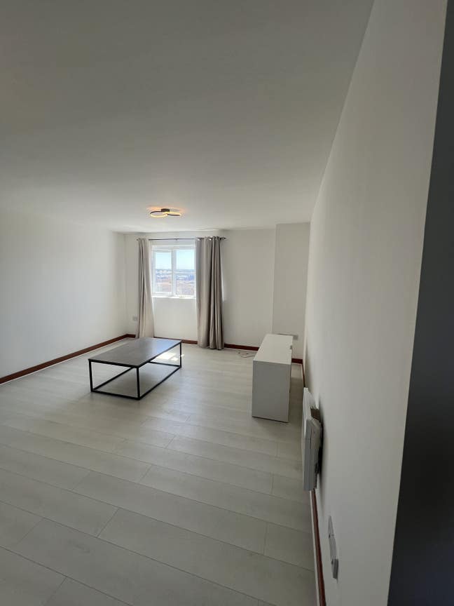 Spacious 1 Bed Flat Main Photo