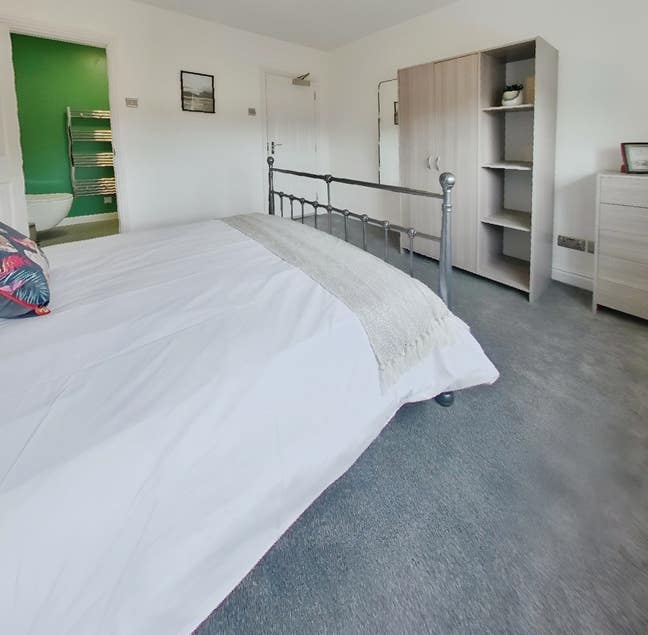 High Quality En-Suite Room - Old Swan Main Photo