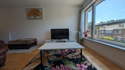 2 Bedroom flat available with separate toilet/show Main Photo