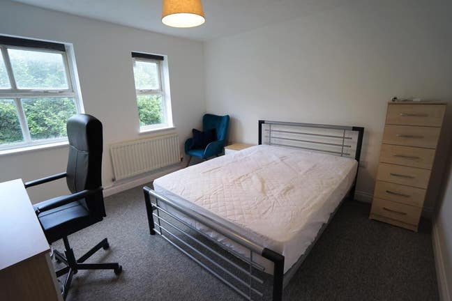Quality Rooms Near Glenside & Hospitals BS16  Main Photo