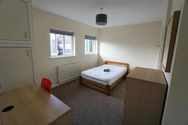 Quality Rooms Near Glenside Campus & Hospitals  Main Photo