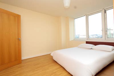 Master Spotless Ensuite by Elizabeth Line! Main Photo
