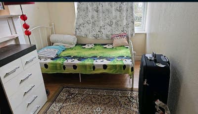 Double room to rent_Couple/2 females_Romford Main Photo