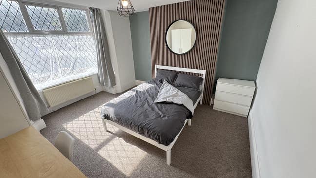 New renovated large Double ensuite room!  Main Photo