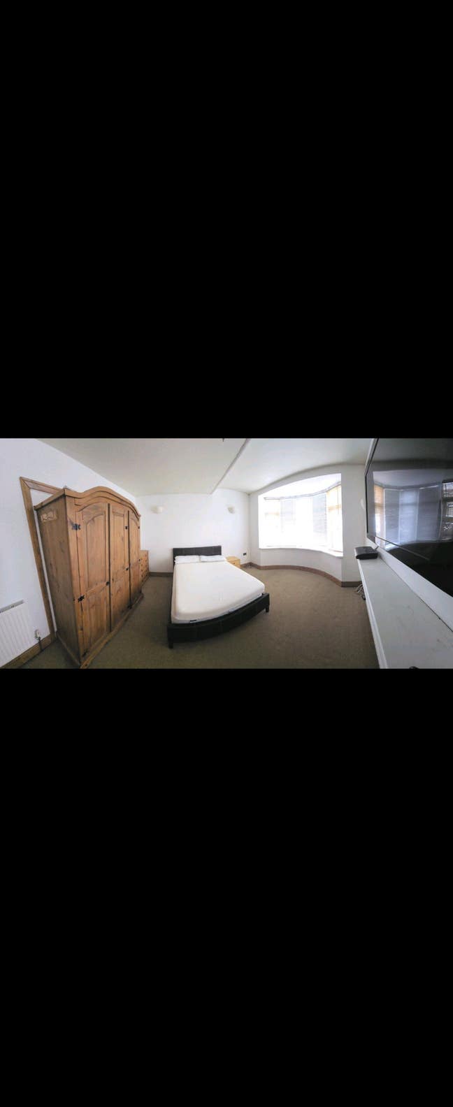 Nicely furnished large double room. Main Photo