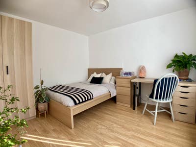 Spacious double room in lovely house Main Photo