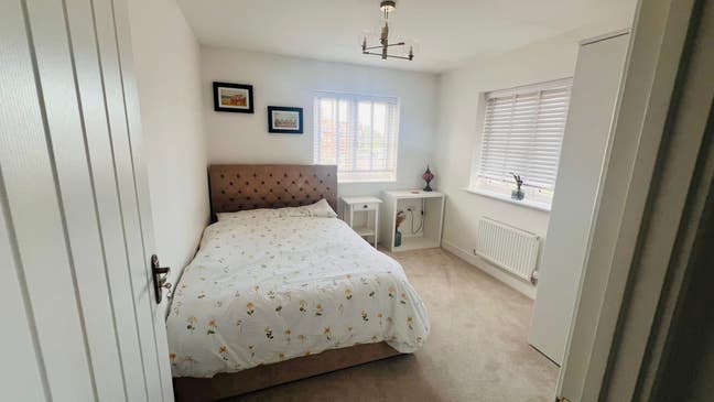 Lovely Double room for rent in newbuilt house Main Photo